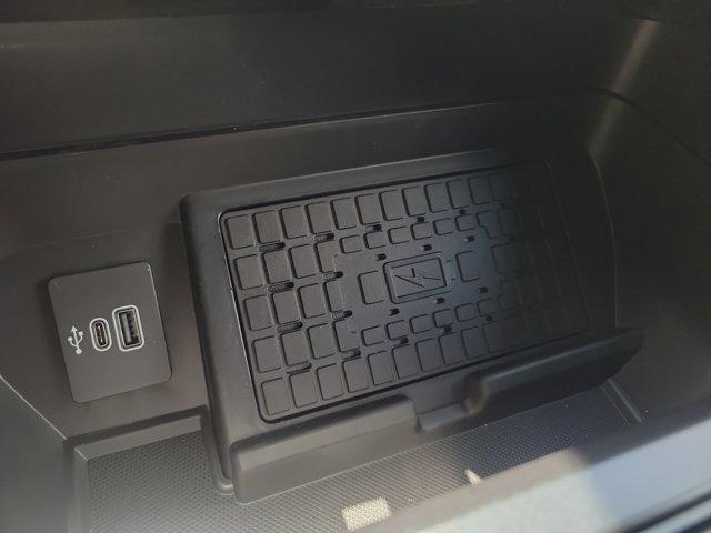 Photo of 2025 White Ford F-350