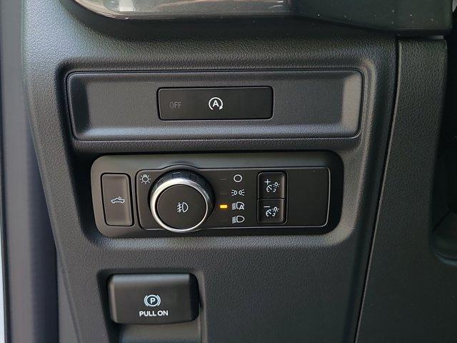 Photo of 2025 White Metallic Ford F-150