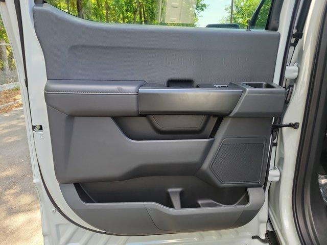 Photo of 2025 White Metallic Ford F-150