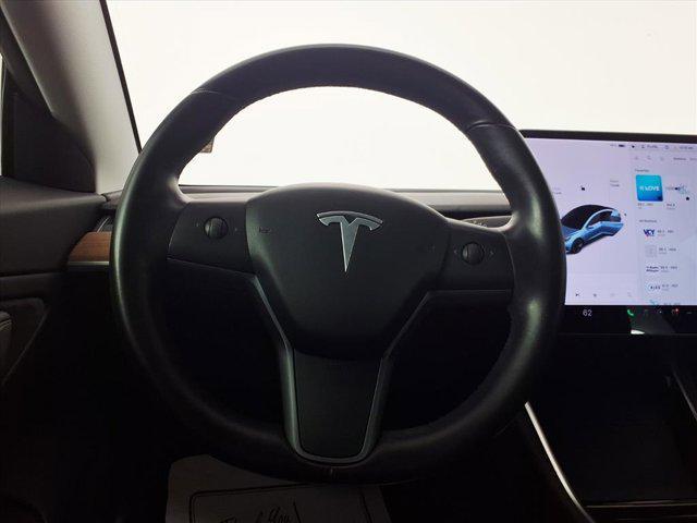 Photo of 2018 Pearl White Tesla Model 3