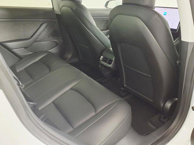 Photo of 2018 Pearl White Tesla Model 3