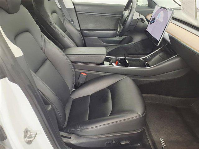 Photo of 2018 Pearl White Tesla Model 3