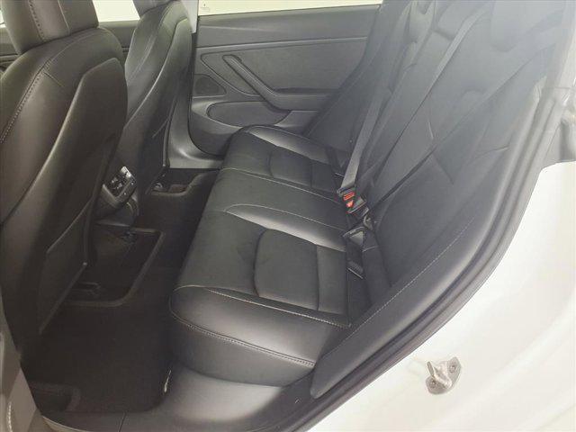 Photo of 2018 Pearl White Tesla Model 3