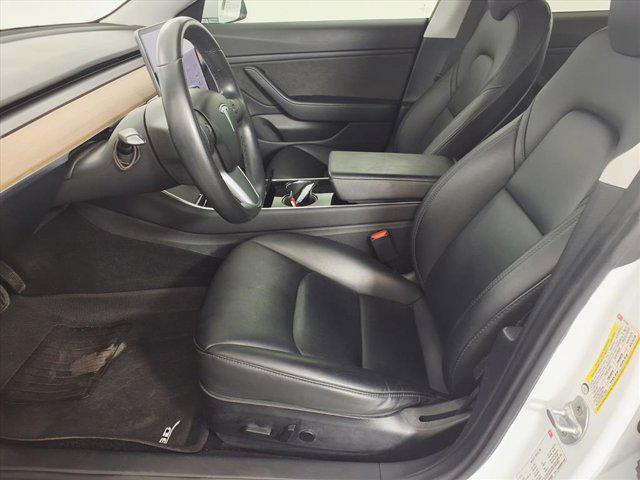 Photo of 2018 Pearl White Tesla Model 3