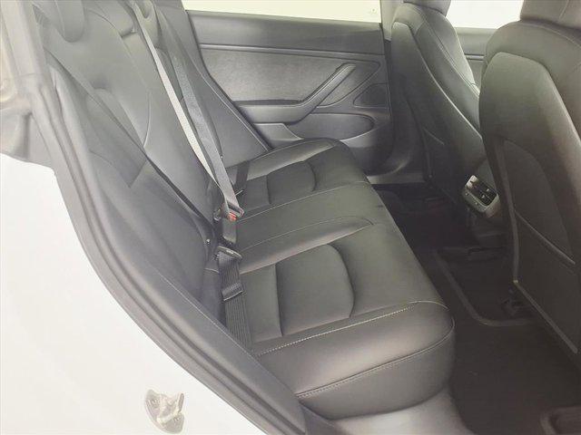 Photo of 2018 Pearl White Tesla Model 3