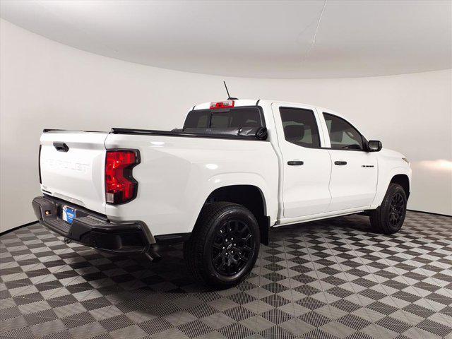 Photo of 2025 Summit White Chevrolet Colorado