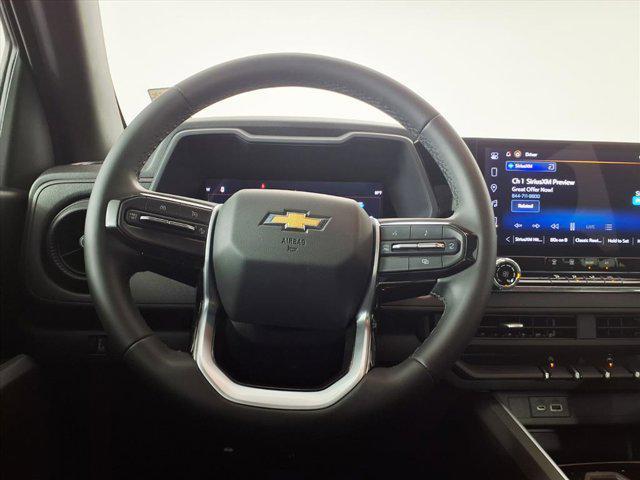 Photo of 2025 Summit White Chevrolet Colorado