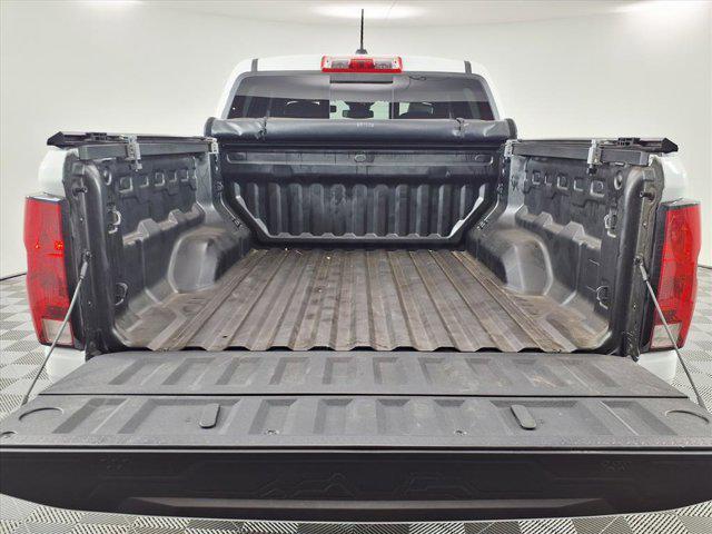 Photo of 2025 Summit White Chevrolet Colorado