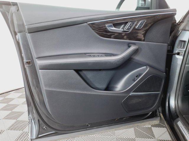 Photo of 2023 Audi Q8