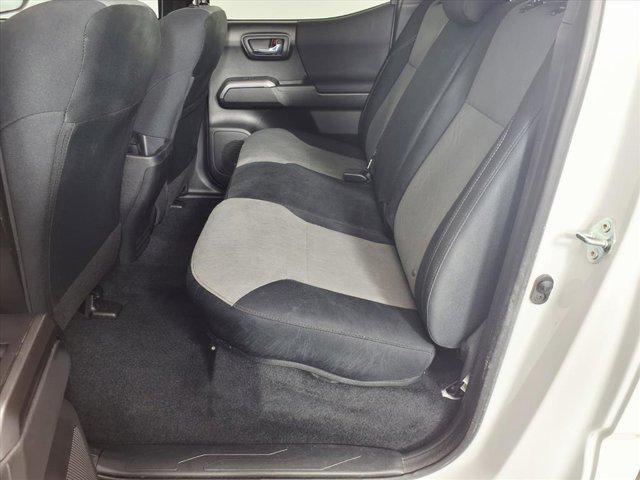 Photo of 2021 Super White Toyota Tacoma