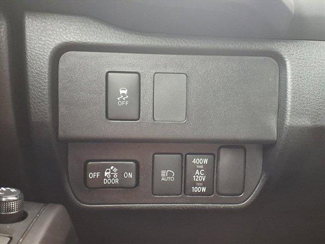 Photo of 2021 Super White Toyota Tacoma