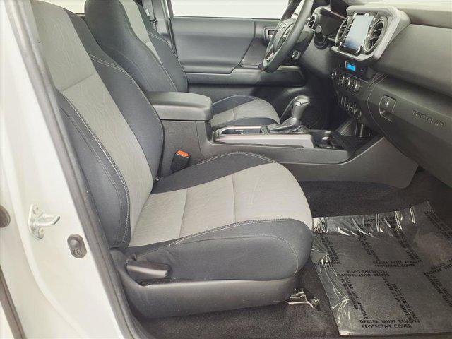Photo of 2021 Super White Toyota Tacoma
