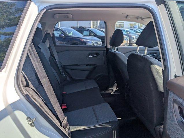 Photo of 2023 White Nissan Rogue