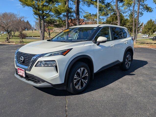 Photo of 2023 White Nissan Rogue