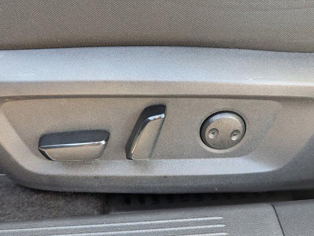 Photo of 2023 White Nissan Rogue