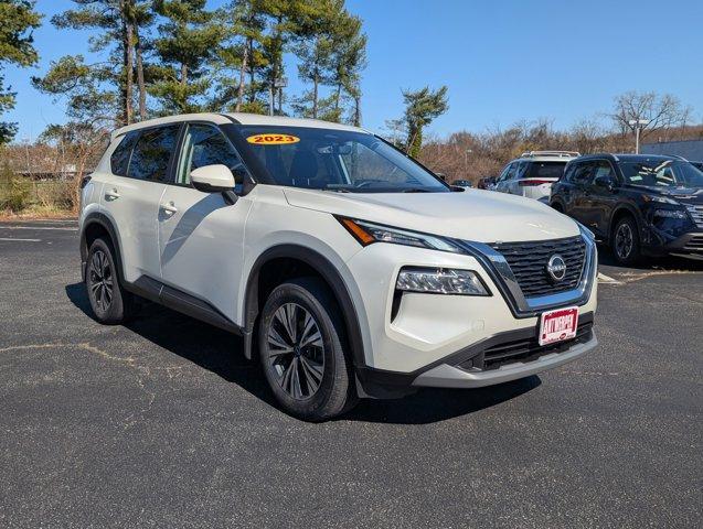 Photo of 2023 White Nissan Rogue