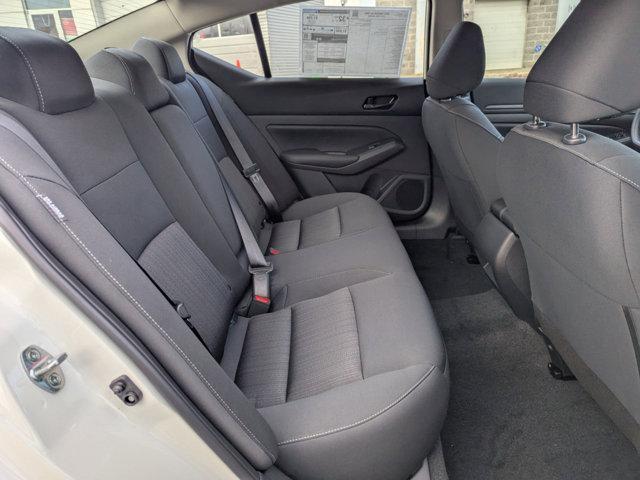 Photo of 2025 Glacier White Nissan Altima
