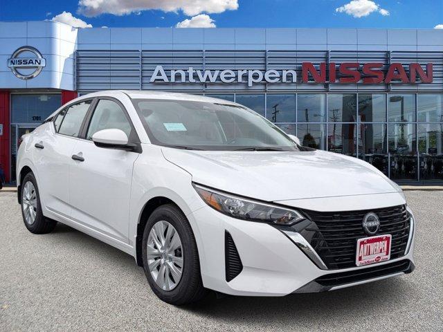 Photo of 2025 Cloud White Nissan Sentra