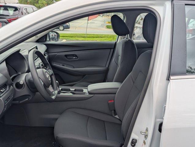 Photo of 2025 Cloud White Nissan Sentra