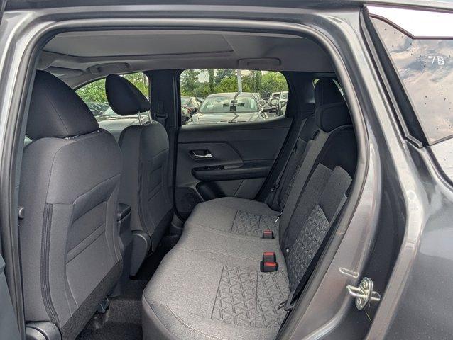 Photo of 2025 Gun Metallic Nissan Kicks