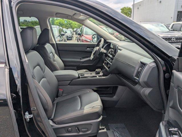 Photo of 2025 Black Nissan Pathfinder