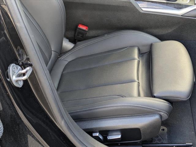 Photo of 2023 Black Sapphire Metallic BMW 330