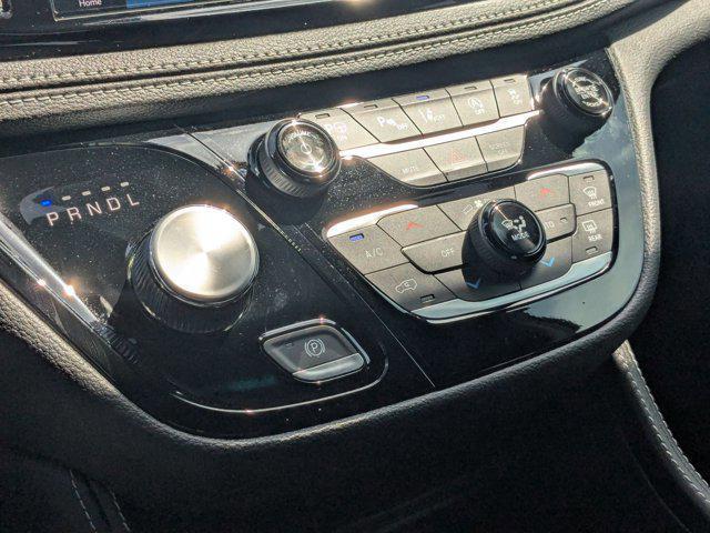 Photo of 2025 Fathom Blue Pearl-Coat Exterior Paint Chrysler Pacifica