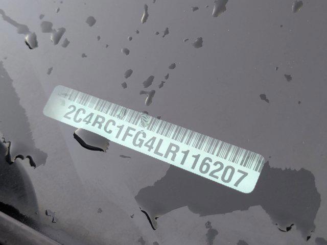 Photo of 2020 Brilliant Black Crystal Pearlcoat Chrysler Pacifica