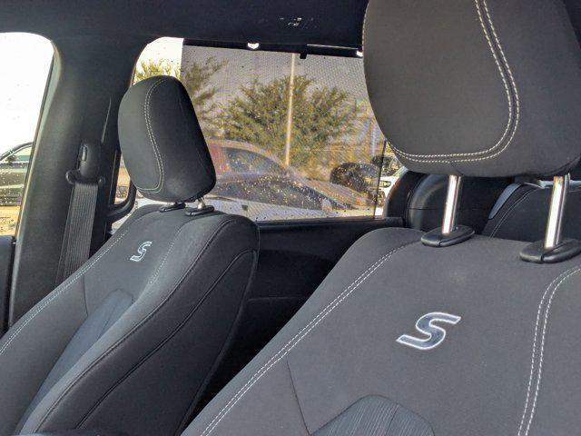 Photo of 2020 Brilliant Black Crystal Pearlcoat Chrysler Pacifica