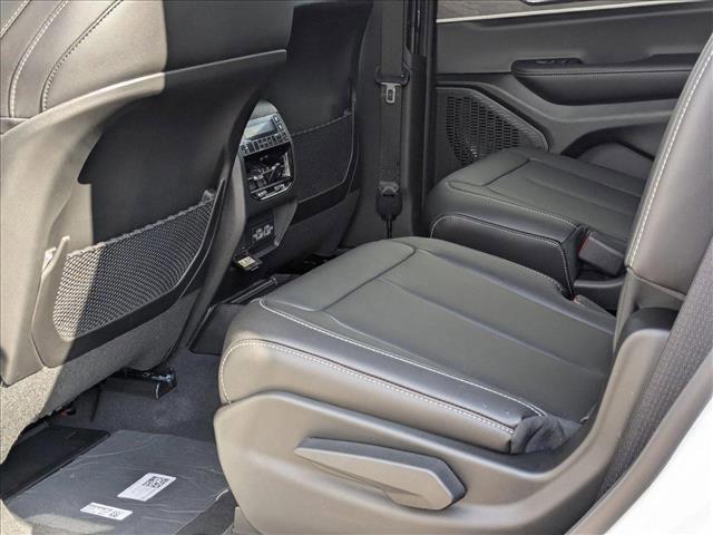 Photo of 2025 Bright White Clearcoat Jeep Grand Cherokee L