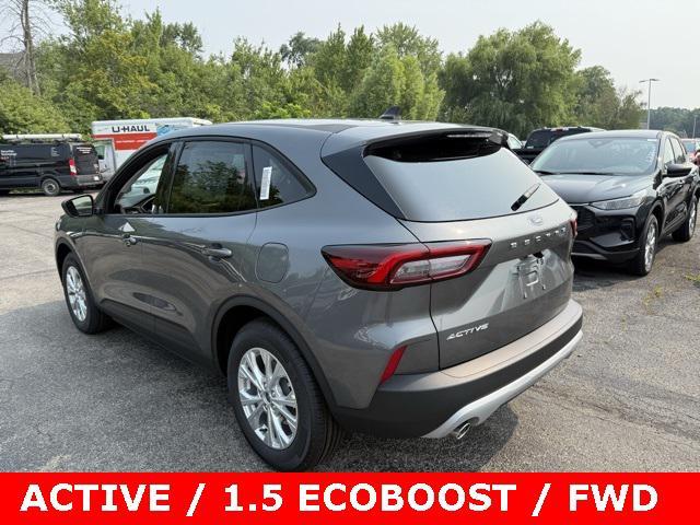 Photo of 2025 Carbonized Gray Metallic Ford Escape