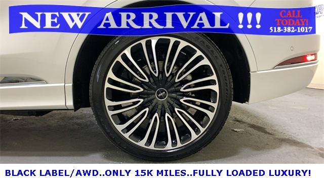 Photo of 2024 Pristine White Metallic Tri-Coat Lincoln Aviator