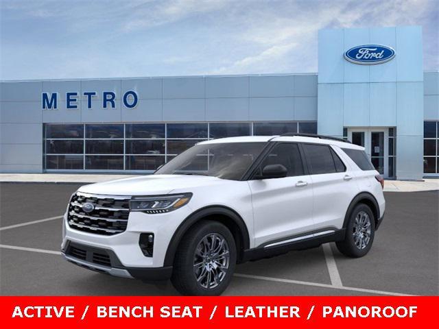 Photo of 2025 Star White Metallic Tri-Coat Ford Explorer