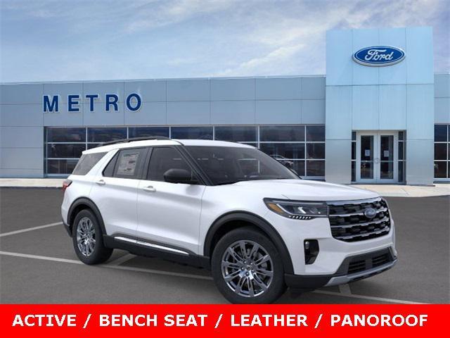 Photo of 2025 Star White Metallic Tri-Coat Ford Explorer