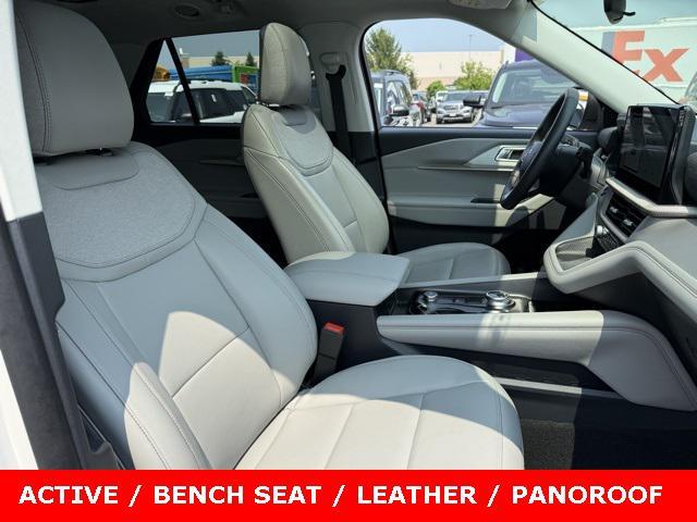Photo of 2025 Star White Metallic Tri-Coat Ford Explorer
