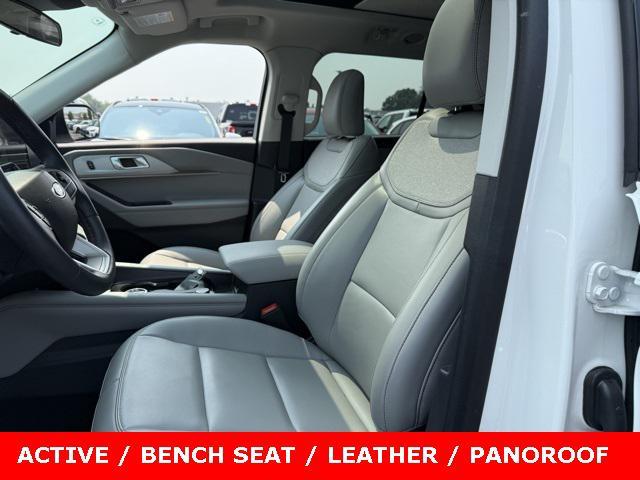 Photo of 2025 Star White Metallic Tri-Coat Ford Explorer
