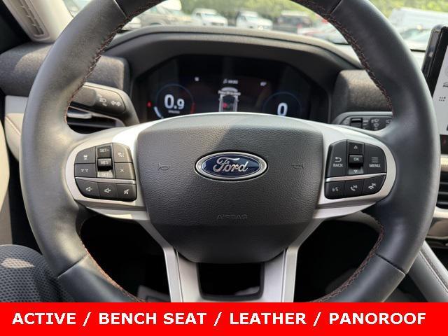 Photo of 2025 Star White Metallic Tri-Coat Ford Explorer