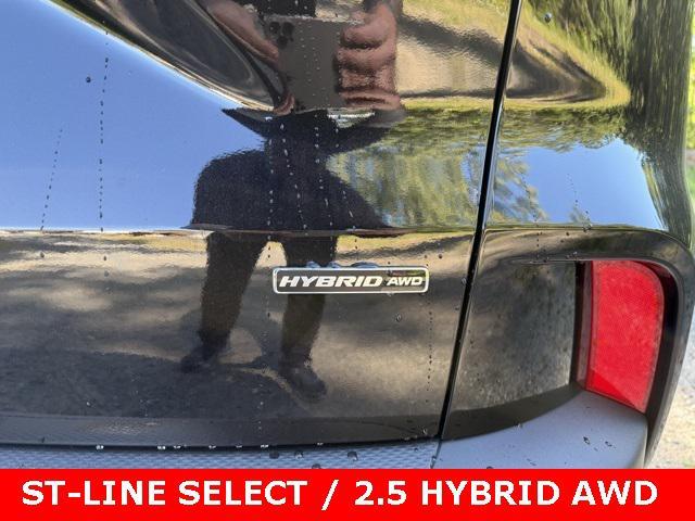 Photo of 2025 Agate Black Metallic Ford Escape