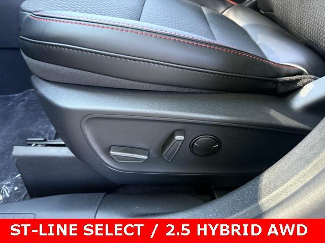 Photo of 2025 Agate Black Metallic Ford Escape