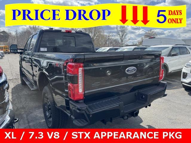 Photo of 2025 Agate Black Metallic Ford F-350