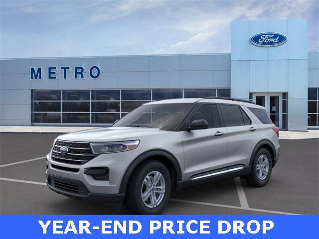 Photo of 2022 Iconic Silver Metallic Ford Explorer