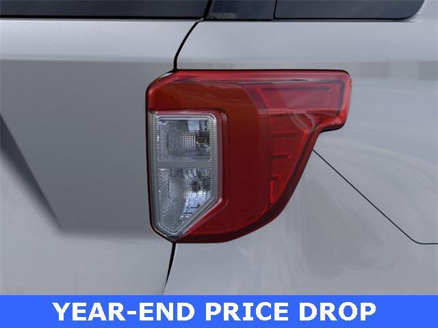 Photo of 2022 Iconic Silver Metallic Ford Explorer