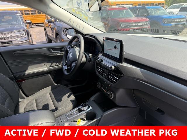 Photo of 2025 Oxford White Ford Escape