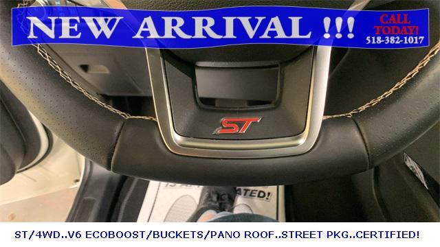 Photo of 2022 White Metallic Ford Explorer