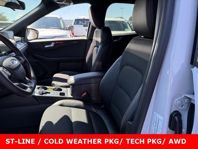 Photo of 2025 Space Silver Metallic Ford Escape