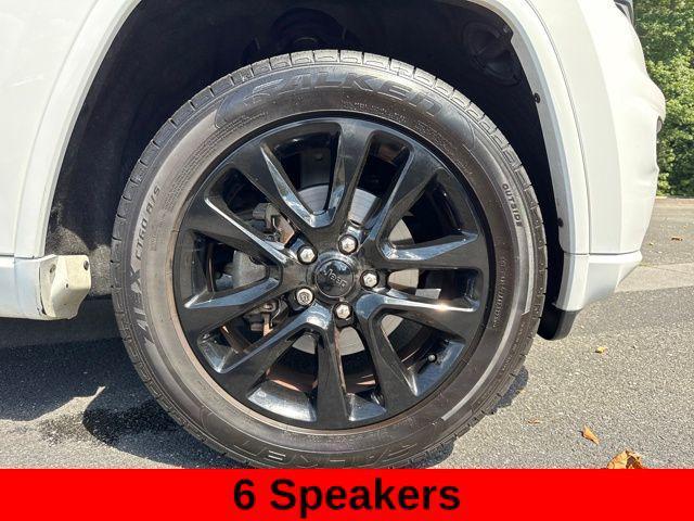 Photo of 2018 Brilliant Silver Nissan Frontier