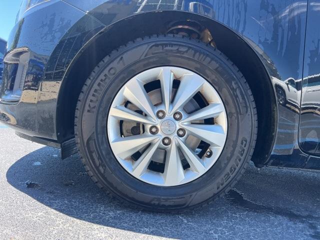 Photo of 2016 Aurora Black Pearl Kia Sedona