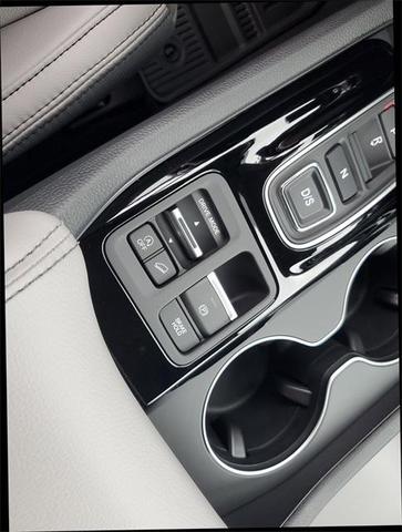 Photo of 2025 Lunar Silver Metallic Honda Pilot