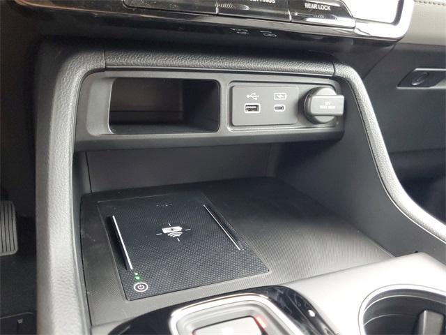 Photo of 2025 Lunar Silver Metallic Honda Pilot