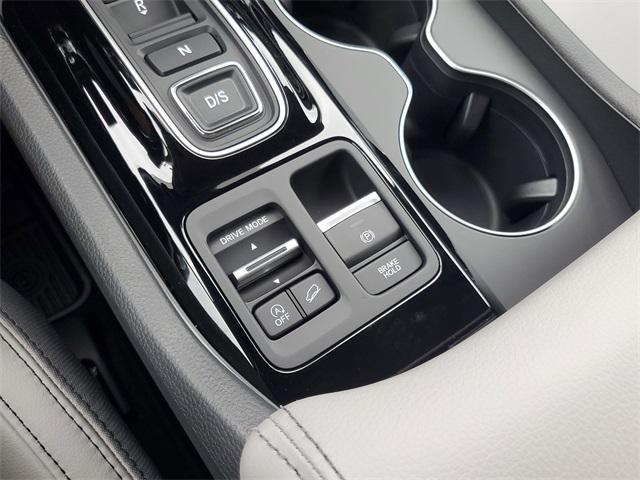 Photo of 2025 Lunar Silver Metallic Honda Pilot